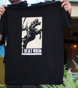 Le très rare et célèbre T-shirt "I beat Odin" qu'on ne pouvait gagner qu'aux Fan Festival de 2014 lors d'un challenge bien corsé ! 